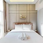 Damac Park Central - Neat Studio In Business Bay